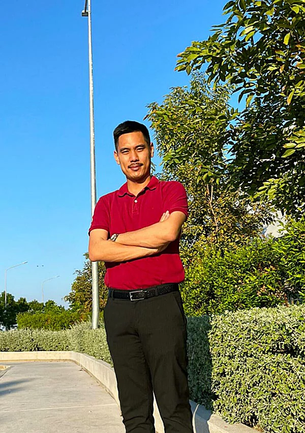 EMAC-Asia-MD-Maethus-600x850-1 This is a photo of the leader of the EMAC Thailand team.